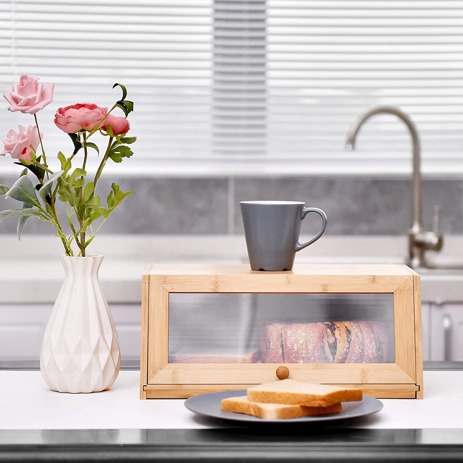 WELLAND Bamboo Bread Box for Kitchen Countertop, Large Capacity Storage Container with Clear Window for Loaf, Sandwich, Muffins etc, Bonus Cutting Board, Natural